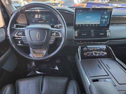 2023 Lincoln Navigator L Black Label