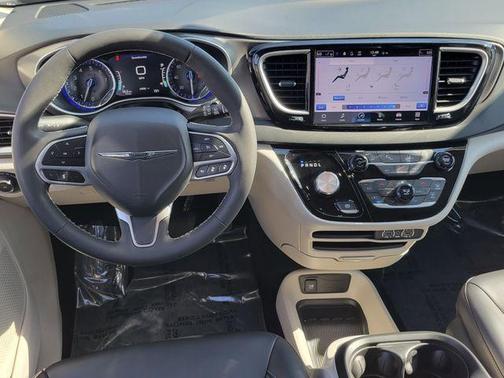 2023 Chrysler Pacifica Touring-L