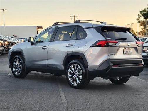 2022 Toyota RAV4 XLE Premium