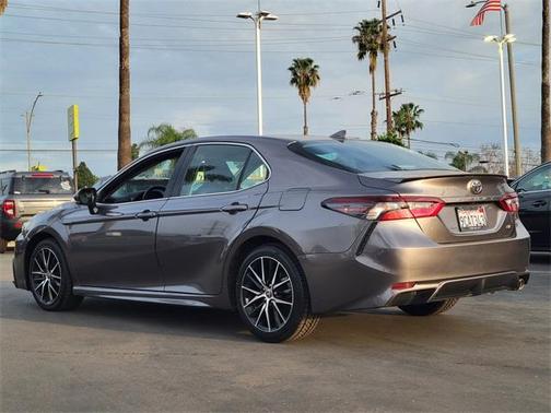 2022 Toyota Camry SE