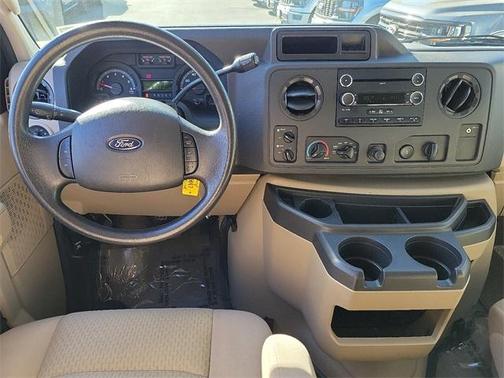 2010 Ford E350 Super Duty XLT