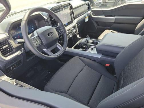 Avalanche 2026 Ford F-150 XLT