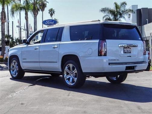 Photo 2 of 30 of 2019 GMC Yukon XL Denali