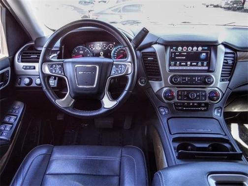 Photo 4 of 30 of 2019 GMC Yukon XL Denali