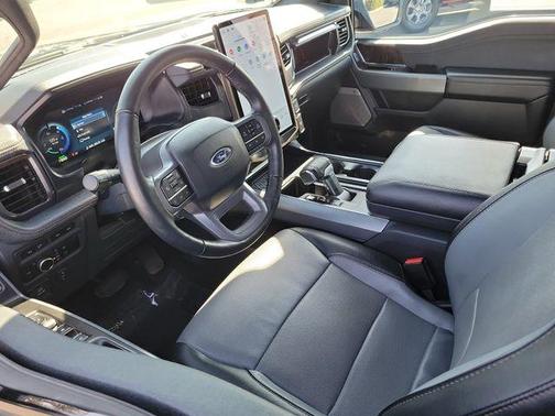 2023 Ford F-150 Lightning LARIAT