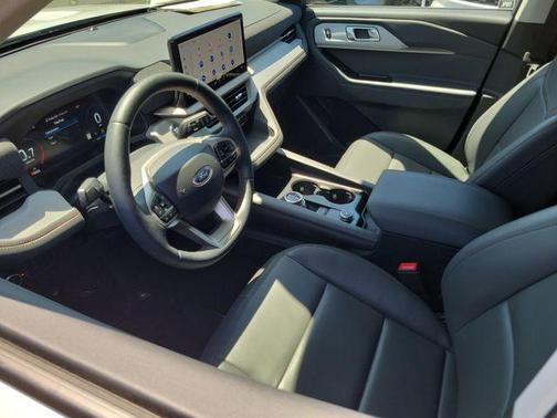 Star White 2026 Ford Explorer Active