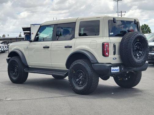 Desert Sand 2026 Ford Bronco Outer Banks