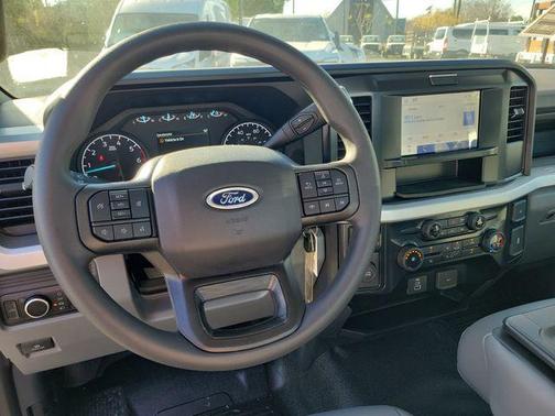 Oxford White 2025 Ford F-350 XL
