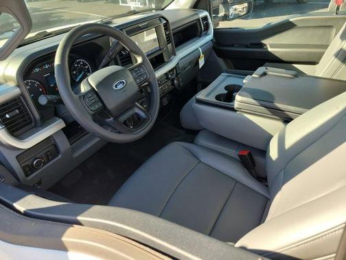 Oxford White 2025 Ford F-350 XL