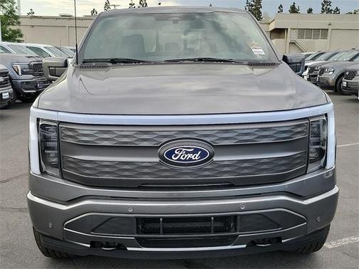 2025 Ford F-150 Lightning LARIAT