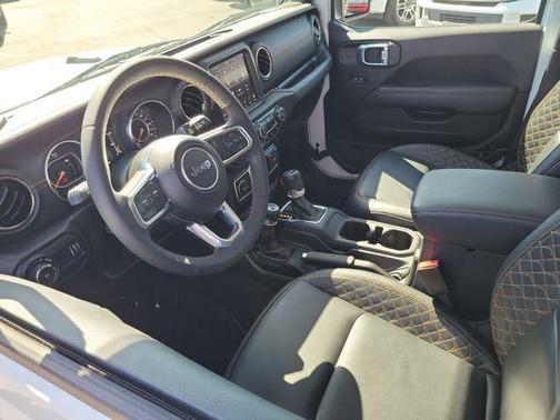 Bright White Clearcoat 2023 Jeep Wrangler Sahara
