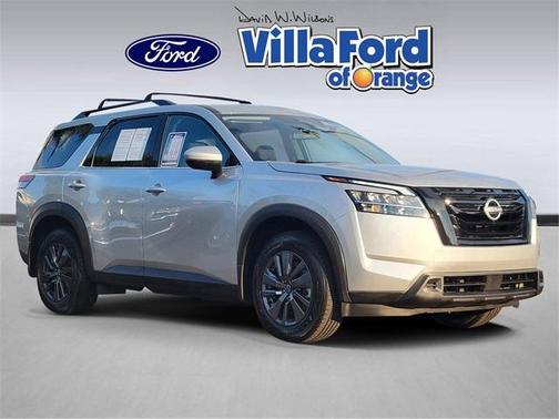 2022 Nissan Pathfinder SV