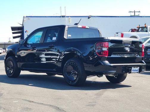 Shadow Black 2026 Ford Maverick Lobo Standard