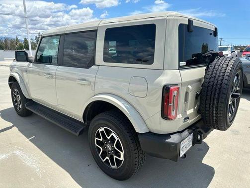 Desert Sand 2025 Ford Bronco Outer Banks