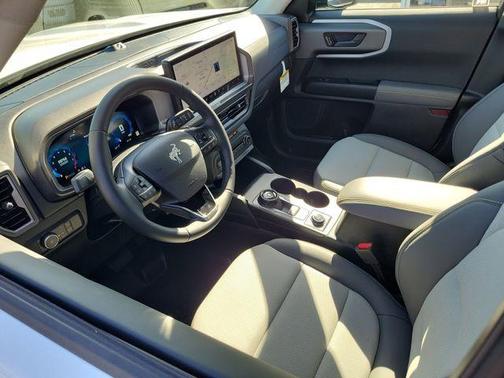 Oxford White 2026 Ford Bronco Sport Badlands
