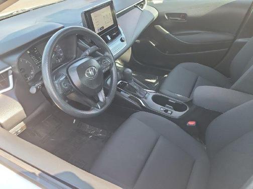 Pearl 2025 Toyota Corolla LE