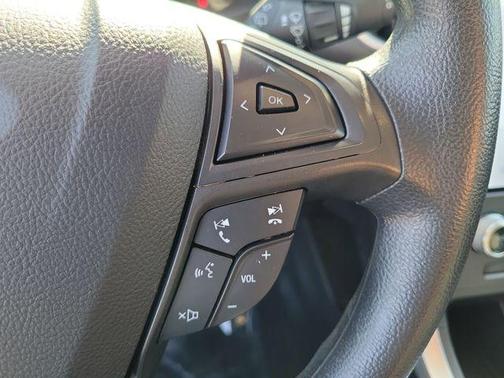 Gray Metallic 2022 Ford Edge SE