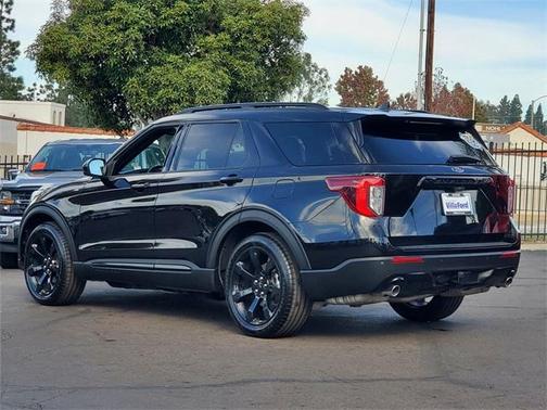 2023 Ford Explorer ST-Line