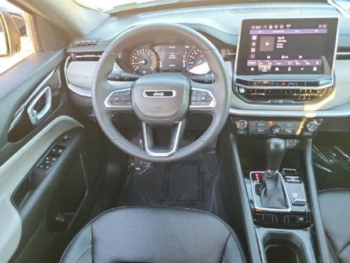 Bright White Clearcoat 2025 Jeep Compass Limited