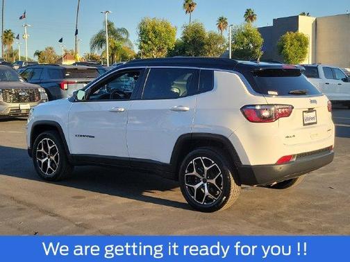 Bright White Clearcoat 2025 Jeep Compass Limited