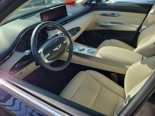 2022 Genesis GV70 2.5T