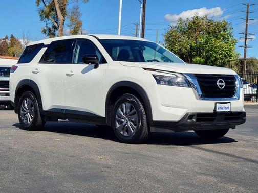 2025 Nissan Pathfinder S