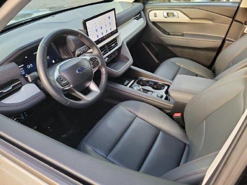 Carbonized Gray Metallic 2025 Ford Explorer Active