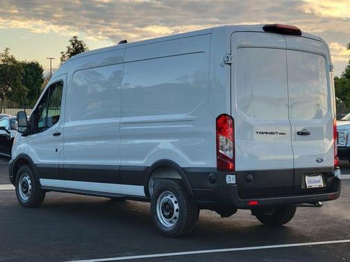 2026 Ford Transit-250 148 WB Medium Roof Cargo