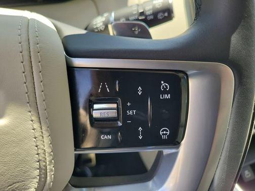 Fuji White 2025 Land Rover Range Rover P400 SE