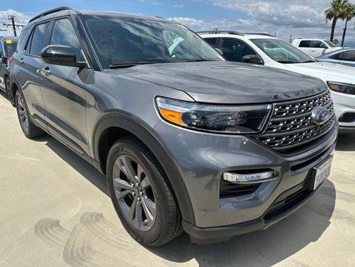 Gray Metallic 2023 Ford Explorer XLT