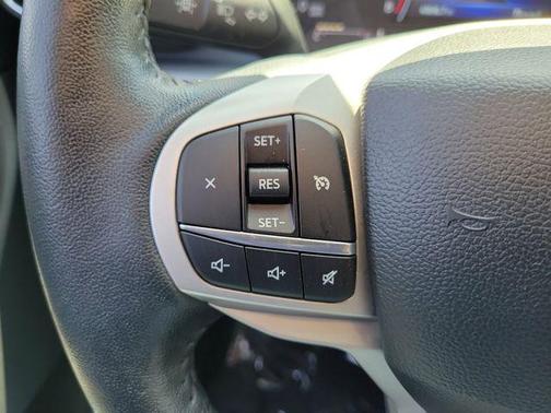 Gray Metallic 2023 Ford Explorer XLT