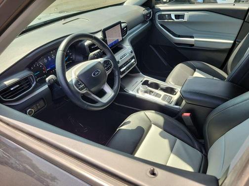 Gray Metallic 2023 Ford Explorer XLT