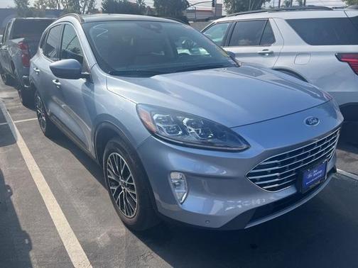 2022 Ford Escape PHEV Titanium