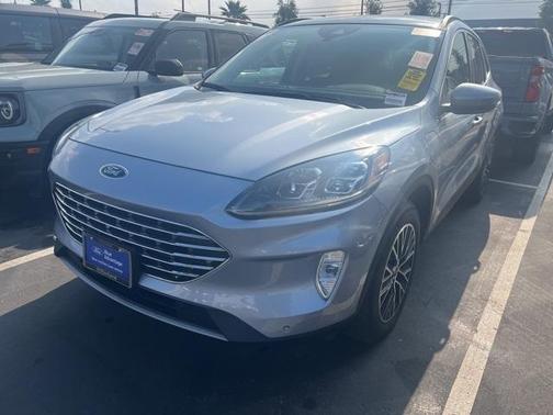 2022 Ford Escape PHEV Titanium