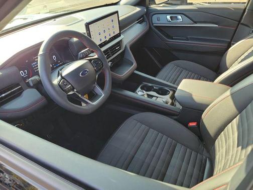 Agate Black Metallic 2026 Ford Explorer ST-Line