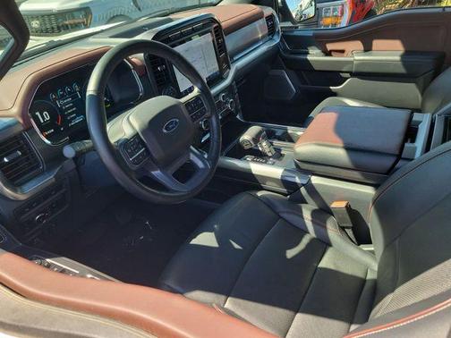 Oxford White 2023 Ford F-150 Lariat