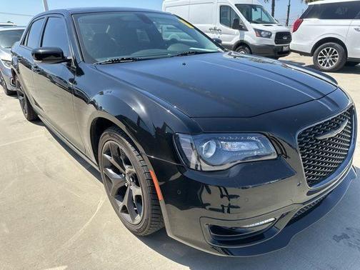 Gloss Black 2022 Chrysler 300 Touring L