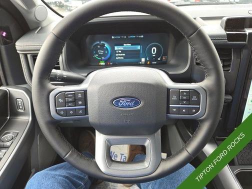 2025 Ford F-150 Lightning Flash