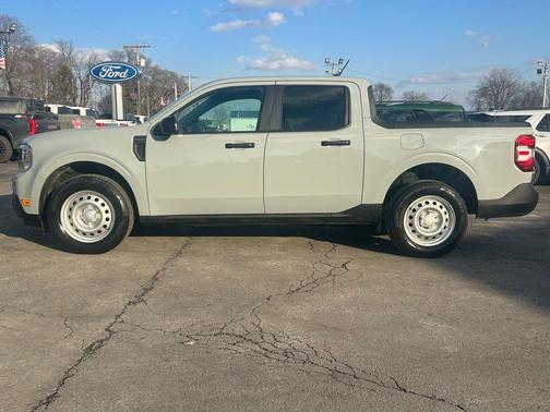 2022 Ford Maverick XL