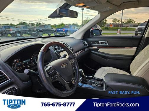 White Platinum Clearcoat Metallic 2017 Ford Explorer Platinum