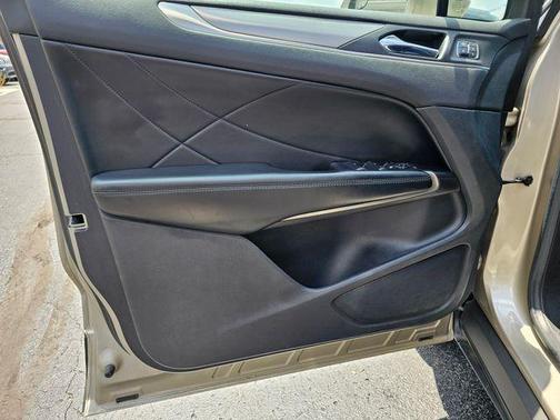 2015 Lincoln MKC Base
