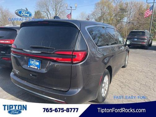 2023 Chrysler Pacifica Touring-L