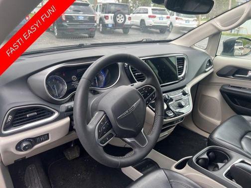 2023 Chrysler Pacifica Touring-L