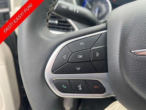 2023 Chrysler Pacifica Touring-L