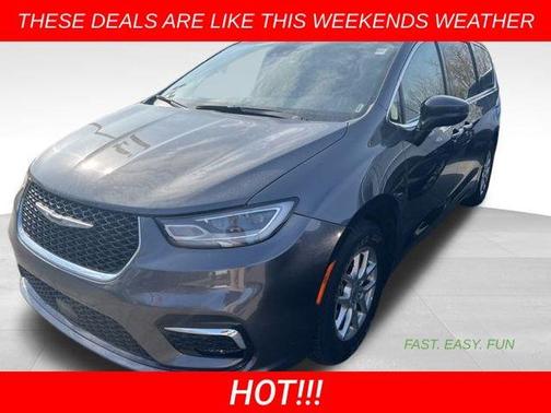 2023 Chrysler Pacifica Touring-L