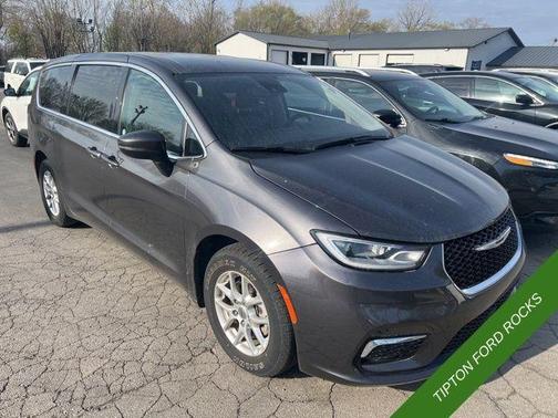 2023 Chrysler Pacifica Touring-L