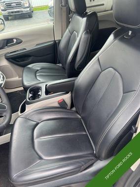 2023 Chrysler Pacifica Touring-L