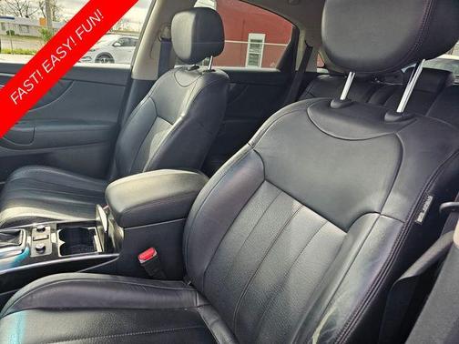 2017 INFINITI QX70 Base