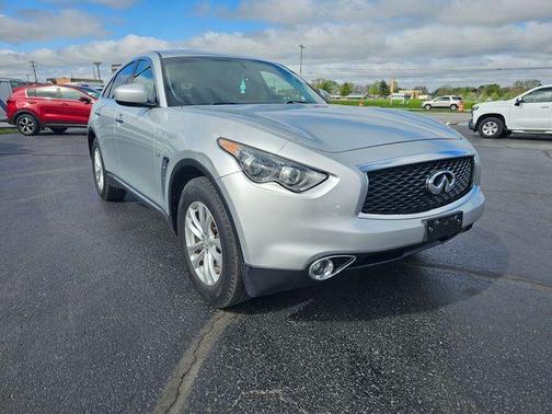 2017 INFINITI QX70 Base