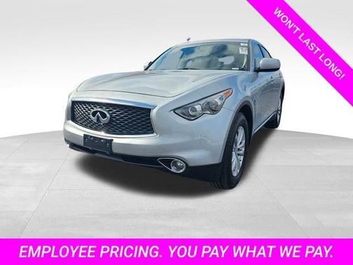 2017 INFINITI QX70 Base